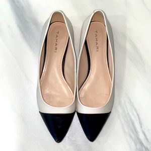 Tahari Olian Black and White Flats size 6.5 medium US